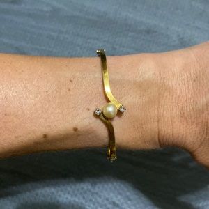 18k gold vintage pearl and diamond locking hinges bangle